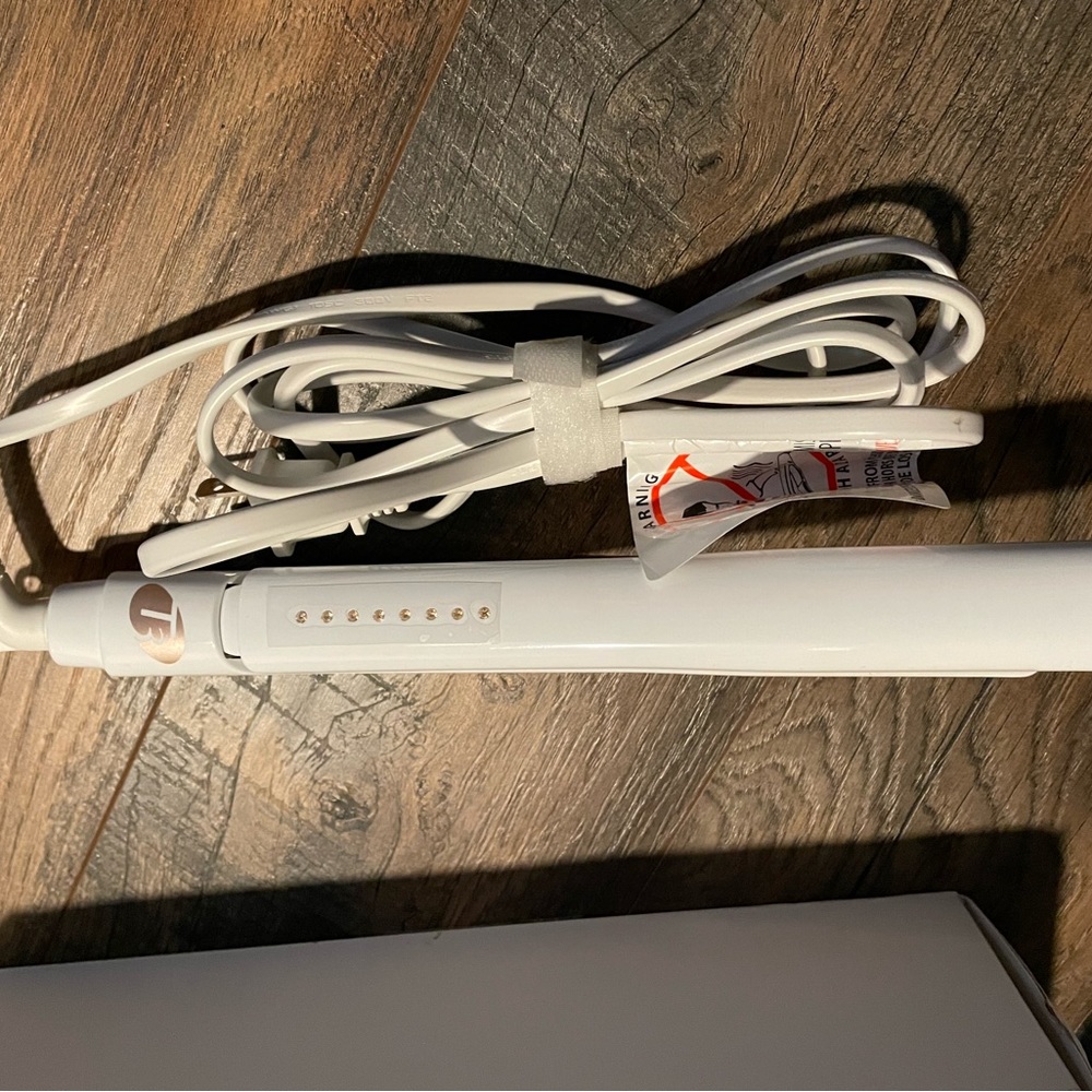 T3 SinglePass 1” Ceramic Straightening Styling Flat Iron Wht Gold Model 73509 - Picture 4 of 8